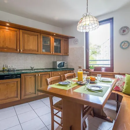 Rent Like - Aleja Jana Pawla Ii 61 *